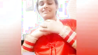 Young woman smiles on camera and changes clothes in sex video show | XXX Video on AllSex.XXX