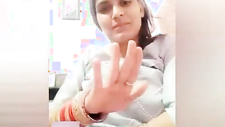 Young woman smiles on camera and changes clothes in sex video show | XXX Video on AllSex.XXX