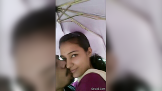 Aunty kisses XXX lover and exposes naked body without sense of shame