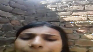 Desi sex worker knows how to take shower in such a way to entice men | XXX Video on AllSex.XXX