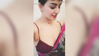 Woman in sari perform XXX dance and slowly strips down moving body | XXX Video on AllSex.XXX