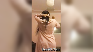 Slow striptease is the best way for XXX model to spend time in bath | XXX Video on AllSex.XXX