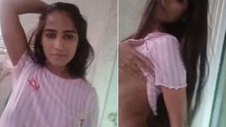 Whorish Indian wench gives sexual pleasure to viewers exposing boobs | XXX Video on AllSex.XXX