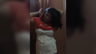 Hot Indian aunty takes white top off and then deletes nice black bra | XXX Video on AllSex.XXX