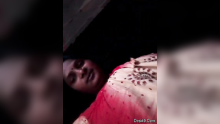 Indian whore doesn't cover body and shows it off on camera with smile | XXX Video on AllSex.XXX