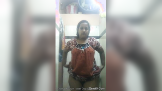 XXX aunty takes her cherry and boobs to light in amateur Indian video | XXX Video on AllSex.XXX