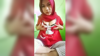 Sex performer hides hair under hijab but exposes and masturbates pussy | XXX Video on AllSex.XXX