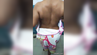 Desi housewife flashes body in amateur porn video after taking a shower | XXX Video on AllSex.XXX