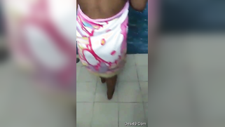 Desi housewife flashes body in amateur porn video after taking a shower | XXX Video on AllSex.XXX