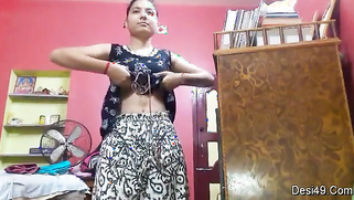 Desi college girl earns money showing private parts in porn video | XXX Video on AllSex.XXX