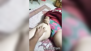 Lover of porn convinces Desi wife to show vagina on the camera