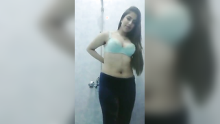 Self-isolated Desi charmer boosts men's mood by the solo porn video | XXX Video on AllSex.XXX