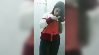 Self-isolated Desi charmer boosts men's mood by the solo porn video