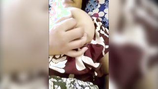 Boyfriend films porn video of the Desi woman playing with nipples | XXX Video on AllSex.XXX