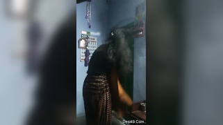 Tits are the only thing that Desi girl flashes in the porn video | XXX Video on AllSex.XXX