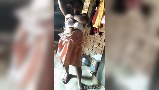 Desi woman is putting on clothes while porn pervert is filming her | XXX Video on AllSex.XXX