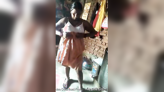 Desi woman is putting on clothes while porn pervert is filming her | XXX Video on AllSex.XXX