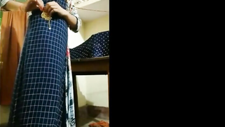 Spectators want porn entertainment and the Desi webcam model masturbates | XXX Video on AllSex.XXX