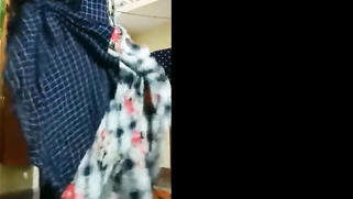 Spectators want porn entertainment and the Desi webcam model masturbates | XXX Video on AllSex.XXX