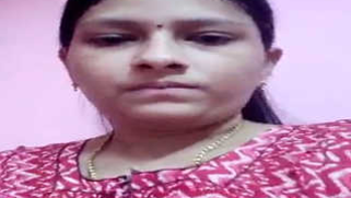 Amateur porn video of the Desi housewife extracting milk from tits | XXX Video on AllSex.XXX