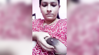 Amateur porn video of the Desi housewife extracting milk from tits | XXX Video on AllSex.XXX