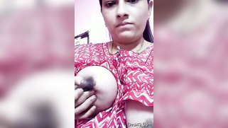 Amateur porn video of the Desi housewife extracting milk from tits | XXX Video on AllSex.XXX