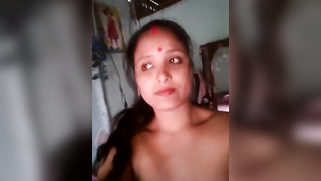 Sexually unsatisfied Desi wife looks for porn appreciation in webcamming