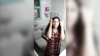 Desi model secludes herself in the bathroom for naked porn video | XXX Video on AllSex.XXX