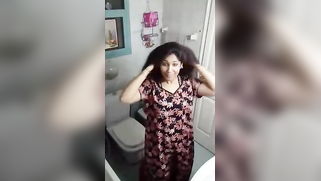 Desi model secludes herself in the bathroom for naked porn video | XXX Video on AllSex.XXX