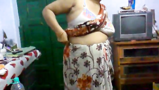 Shy Desi woman doesn't allow to film her face during the porn video | XXX Video on AllSex.XXX