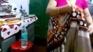 Shy Desi woman doesn't allow to film her face during the porn video | XXX Video on AllSex.XXX