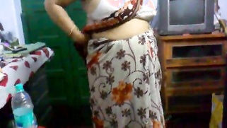 Shy Desi woman doesn't allow to film her face during the porn video | XXX Video on AllSex.XXX