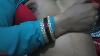 Desi girl unhooks red bra to boast about boobs in the porn video | XXX Video on AllSex.XXX