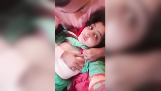 Elegant lover licks Desi girl's boobies in the cheating porn video