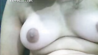 Possessor of awesome Desi tits wants guy to jerk off to the porn video | XXX Video on AllSex.XXX