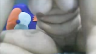 Possessor of awesome Desi tits wants guy to jerk off to the porn video | XXX Video on AllSex.XXX