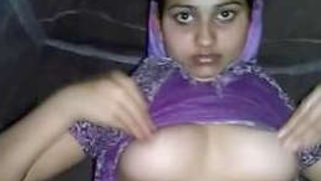 Desi girl in a purple outfit has something to show to lovers of porn | XXX Video on AllSex.XXX