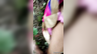 Lonely Desi woman looks ready for porn and a stranger starts filming her | XXX Video on AllSex.XXX