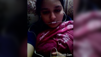 Lover talks with the Desi girl hoping to see kind of porn by her | XXX Video on AllSex.XXX