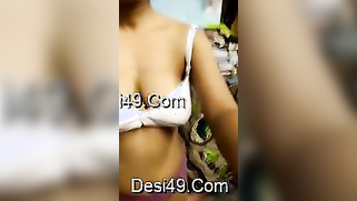 Any man is happy when the Desi MILF takes off bra in the porn video | XXX Video on AllSex.XXX