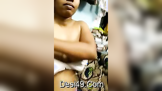 Any man is happy when the Desi MILF takes off bra in the porn video | XXX Video on AllSex.XXX