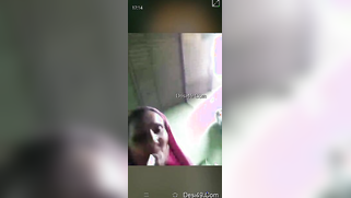 Man likes it when stepbrother's Desi wife sends porn videos to him