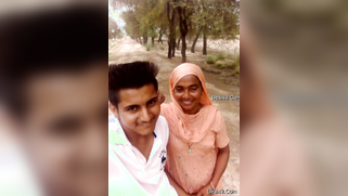 Boy and Desi MILF smile on camera thinking about upcoming porn video | XXX Video on AllSex.XXX