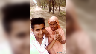 Boy and Desi MILF smile on camera thinking about upcoming porn video | XXX Video on AllSex.XXX