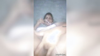 Sex toy and porn fingering help the Desi woman receive pleasure | XXX Video on AllSex.XXX