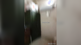 Wondrous Desi girl spreads legs to let porn partner masturbate pussy | XXX Video on AllSex.XXX