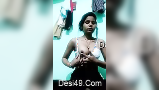 Desi woman takes off pants to masturbate in the amateur porn video | XXX Video on AllSex.XXX