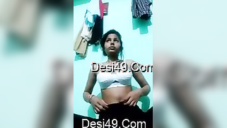 Desi woman takes off pants to masturbate in the amateur porn video | XXX Video on AllSex.XXX