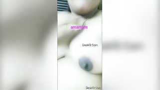 Webcam porn video of the fatty Desi woman playing with boobies | XXX Video on AllSex.XXX