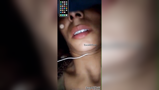 Inventive Desi woman cheers self-isolated boyfriend up by some porn | XXX Video on AllSex.XXX